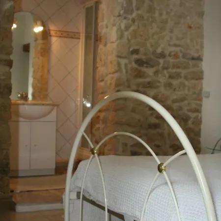 Les Gîtes De L 'ile Noblet Montigny-sur-Loing